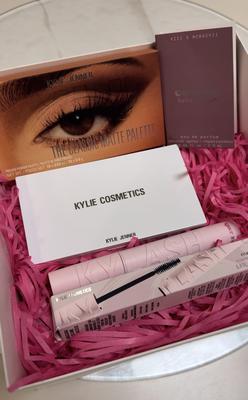 Kylie makeup set 