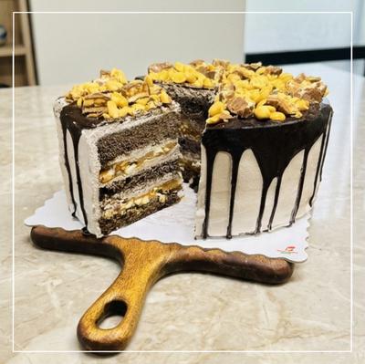 Snickers cake (Самар, карамель, шоколадтай бялуу)