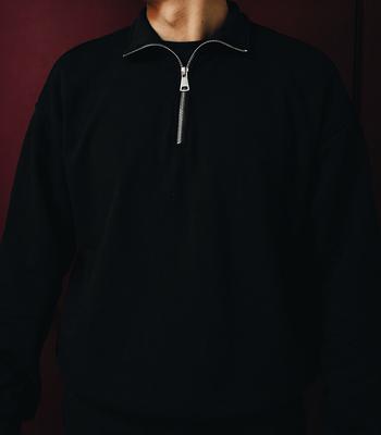 HALF-ZIP SWEATSHIRT