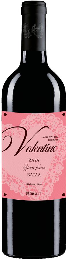 Хайртынхаа нэрийг сийлсэн улаан дарс