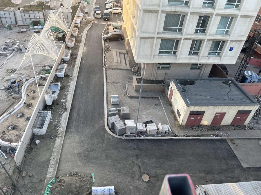 Урт цагаан цэцэрлэгт хүрээлэнд хийгдсэн авто замын хэсэг