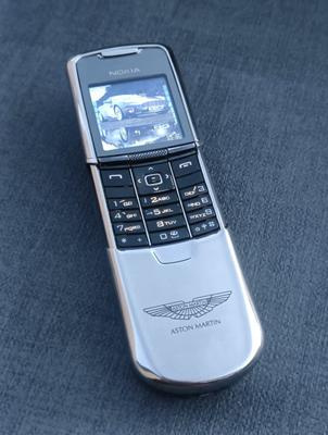 Nokia 8800 ASTON MARTIN V8 VINTAGE LIMITED EDITION 
