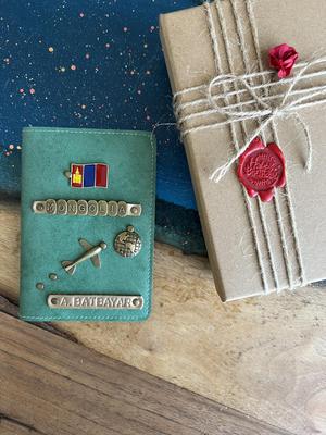 Clicko гадаад паспортны хавтас