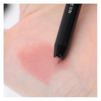 Hera over blur lip pencil