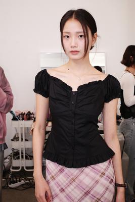 Sleeve heart neck shirring blouse