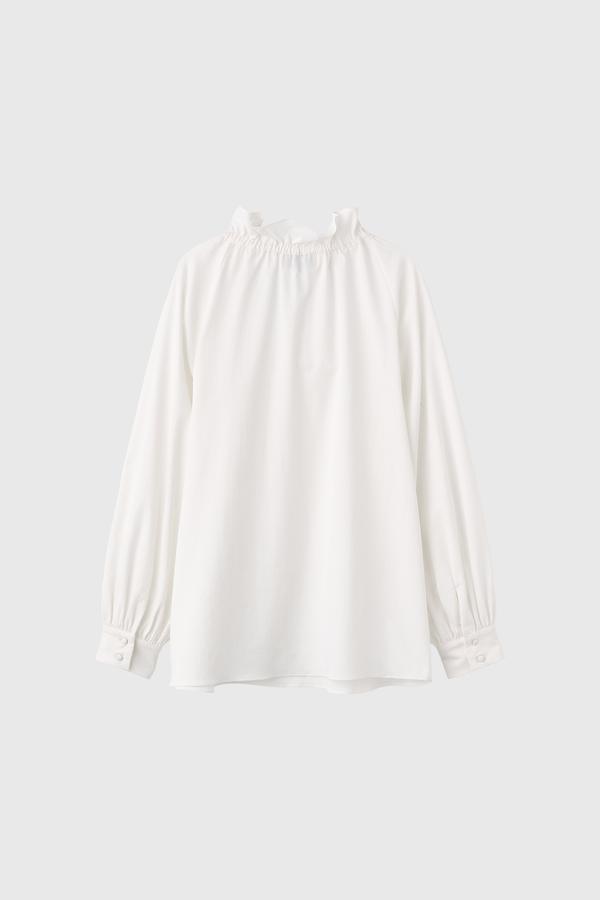 Loose-fit frill collar blouse