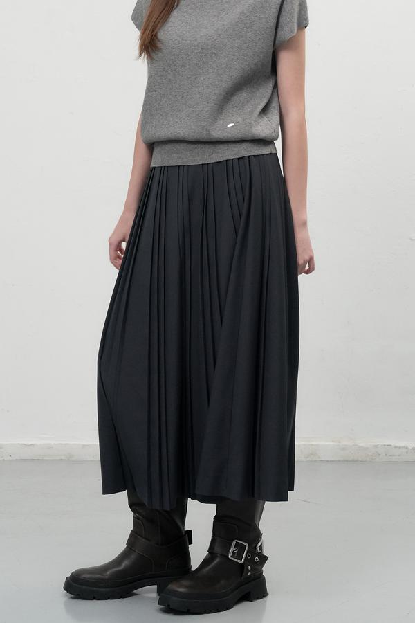 Pleated skirt