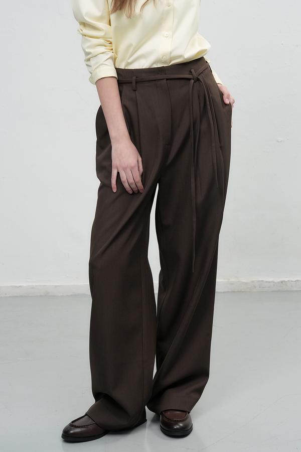 Belted wide slacks