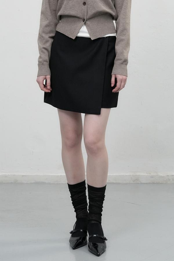 Button wrap miniskirt