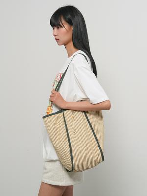 Reversible striped pattern bag