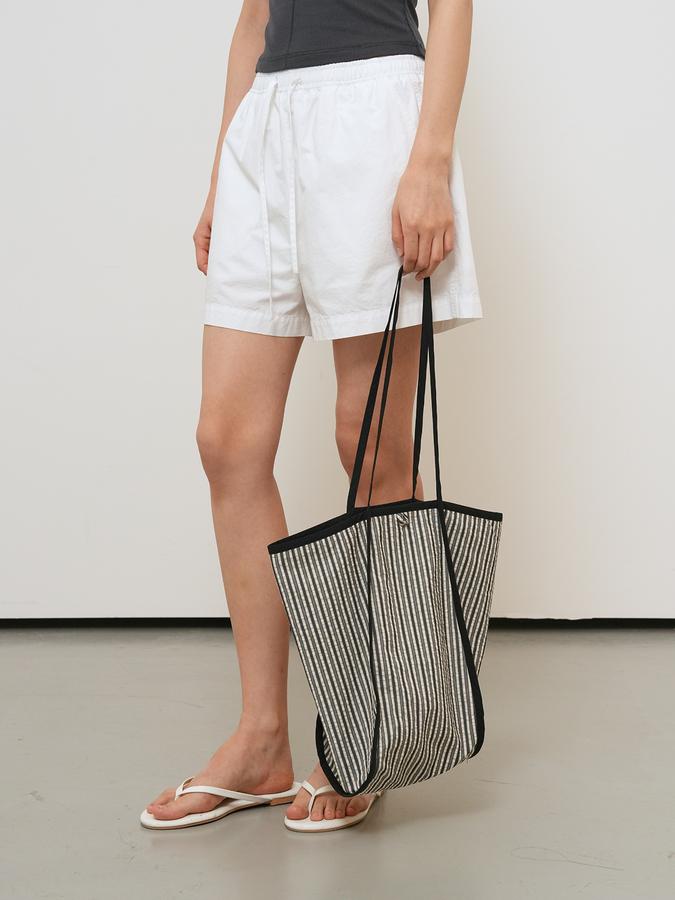 Reversible striped pattern bag