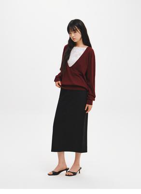 Deep V-neck loose-fit knit pullover