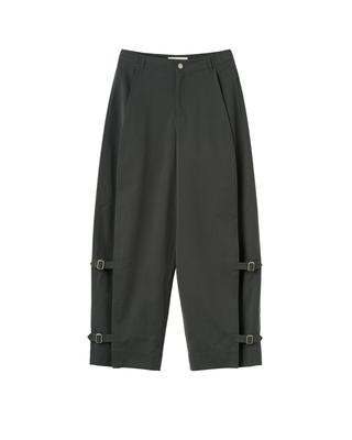 Curved-Line Tuck Wide Pants