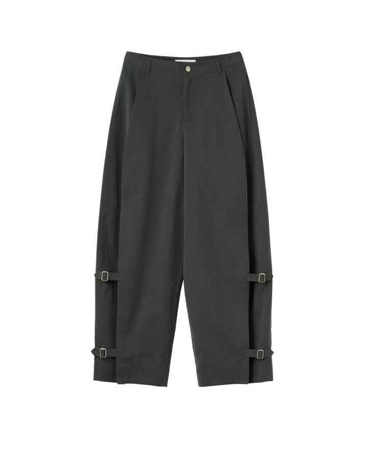 Curved-Line Tuck Wide Pants
