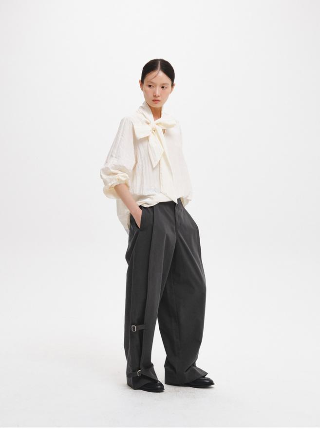 Curved-Line Tuck Wide Pants