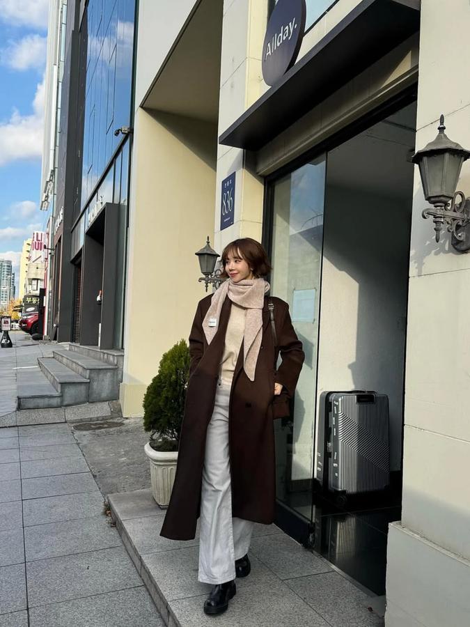 Double-breasted long wool coat