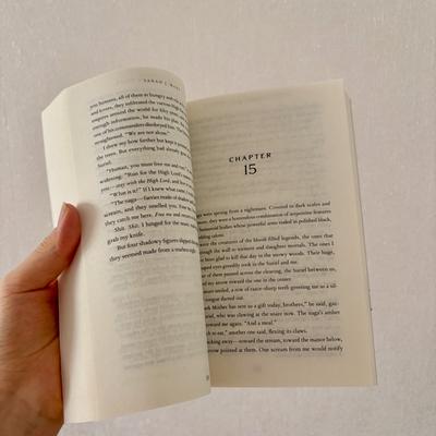 A Court of Thorns and Roses #1