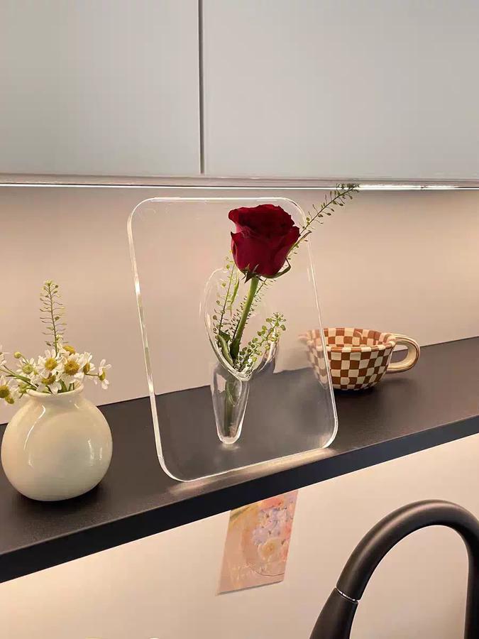 Цэцгийн жижиг сав