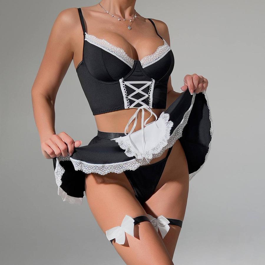 Maid cosplay