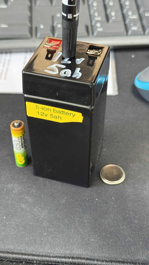 12v 5Ah багтаамжтай Lithium батерей.
