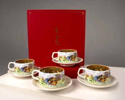 Юм мээрэн - Шаазан аяга тавагны сет