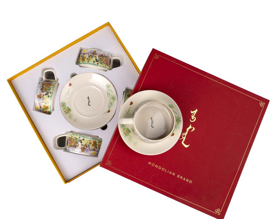 Юм мээрэн - Шаазан аяга тавагны сет