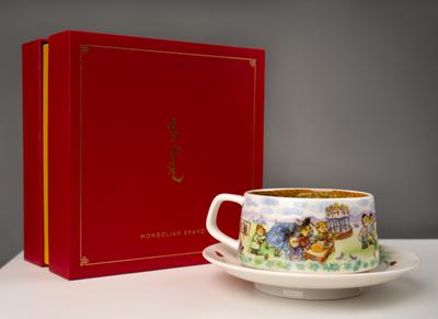 Юм мээрэн - Шаазан аяга тавагны сет