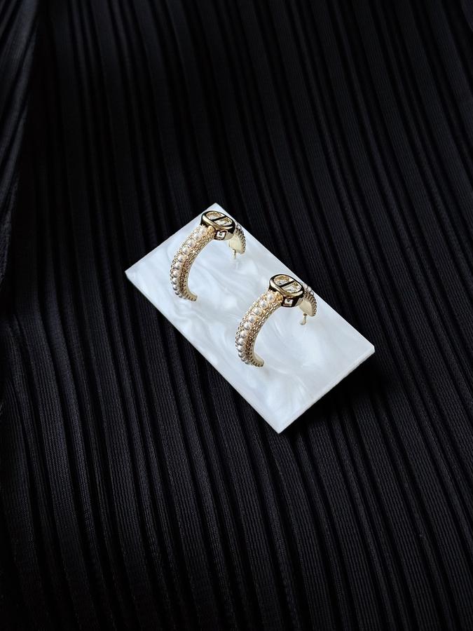 Dior ээмэг